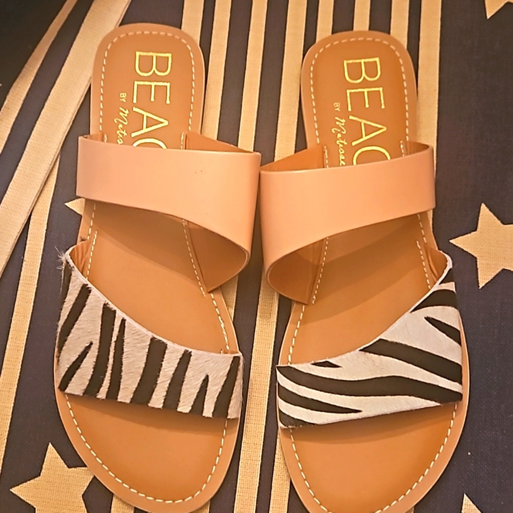 Beach by Matisse size 10 Coastal Zebra cowhair Worn once